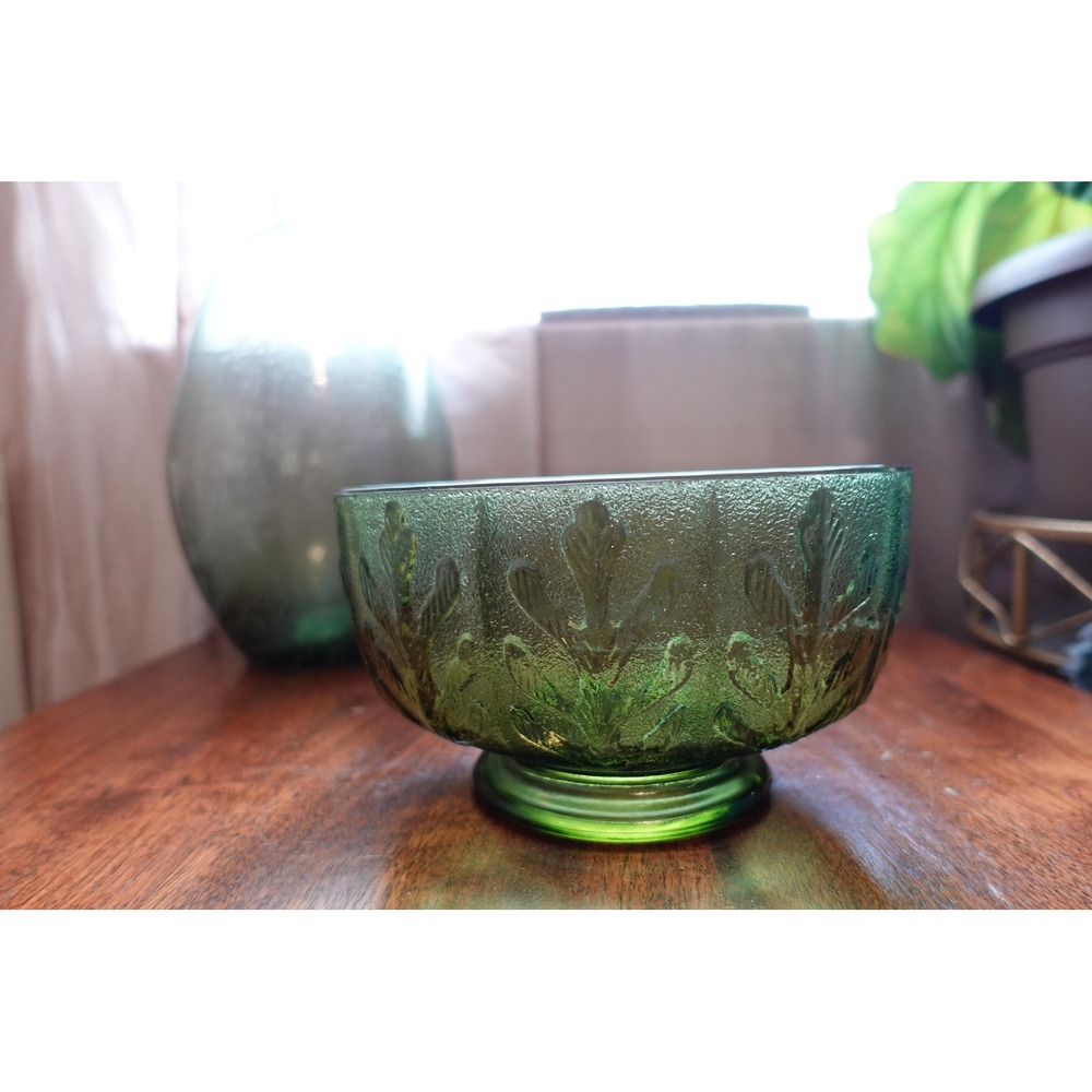 vintage F.T.D. 1975 olive green oval shape with oak leaves pedestal‎ glass bowl